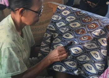 Impor Batik